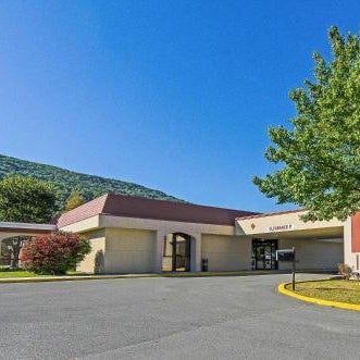 Econo Lodge Inn & Suites Thumbnail