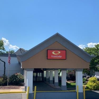 Econo Lodge Inn & Suites Thumbnail