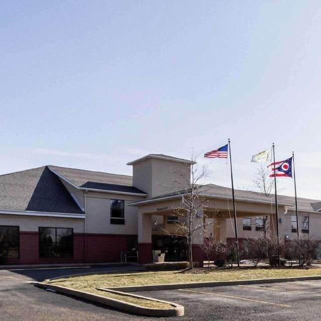Quality Inn & Suites Oakwood Village - Cleveland South Thumbnail