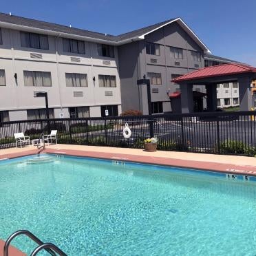 Country Inn & Suites by Radisson, Abingdon, VA Thumbnail