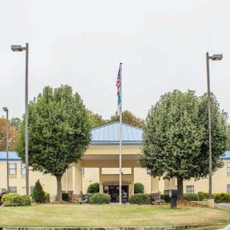 Econo Lodge Raleigh near Walnut Creek Amphitheatre Thumbnail