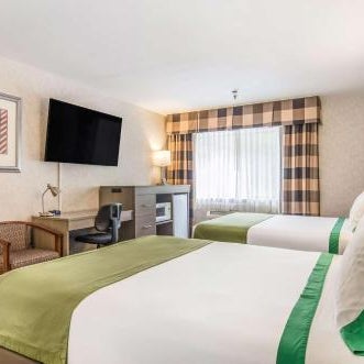 Guesthouse Inn & Suites Poulsbo Thumbnail