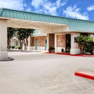 Days Inn by Wyndham Seguin TX Thumbnail