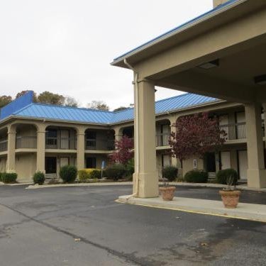 Travelodge by Wyndham Knoxville East Thumbnail