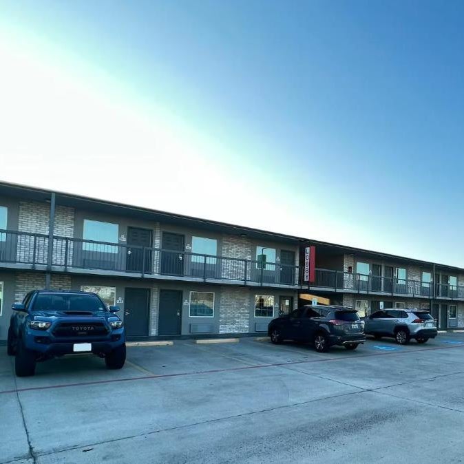Super 8 by Wyndham Sulphur South Thumbnail