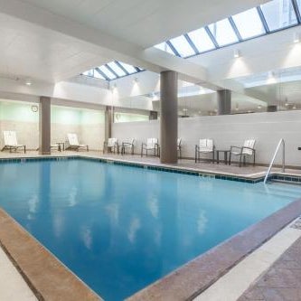 Courtyard by Marriott Pittsburgh University Center Thumbnail