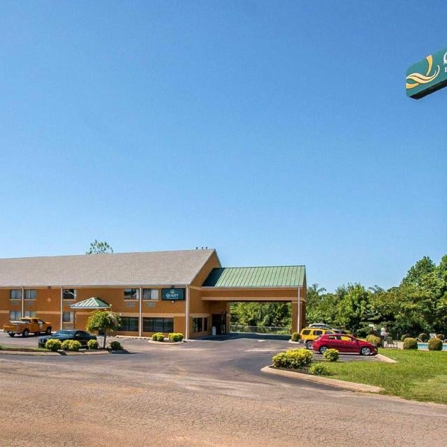 Econo Lodge Inn & Suites Thumbnail