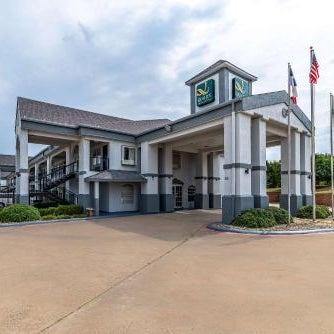 Quality Inn & Suites Canton Thumbnail