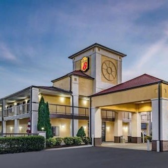 Super 8 by Wyndham Columbia Thumbnail