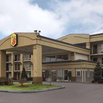 Super 8 by Wyndham Kingsport Thumbnail