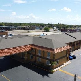 Super 8 by Wyndham Kingsville Thumbnail
