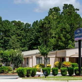 Howard Johnson by Wyndham Wilmington Thumbnail
