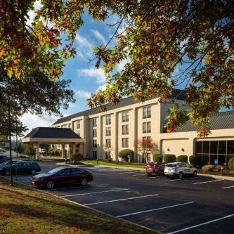 Wingate by Wyndham Cranberry Thumbnail