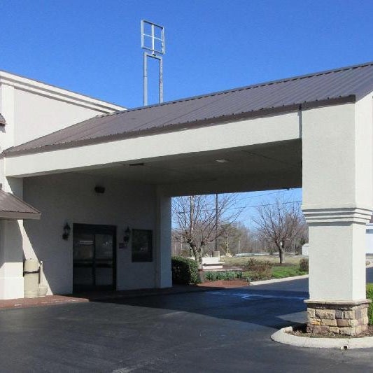 Econo Lodge Inn & Suites Manchester Thumbnail