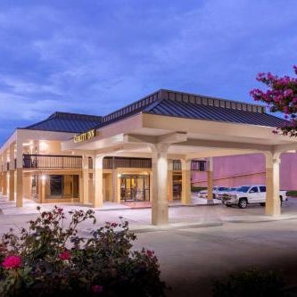 Quality Inn At Arlington Highlands Thumbnail