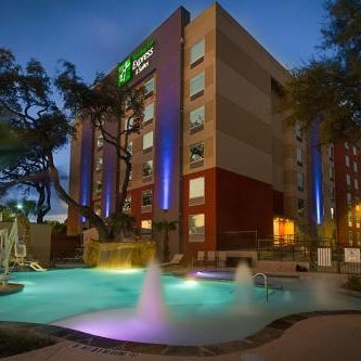 Holiday Inn Express & Suites San Antonio Medical-Six Flags By IHG
