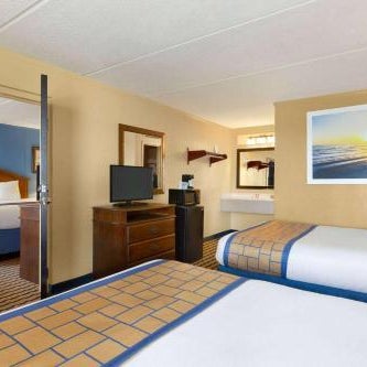Days Inn & Suites by Wyndham Fayetteville NW Ft Bragg Thumbnail