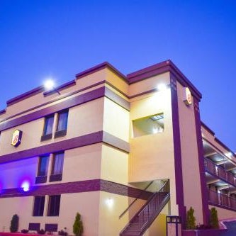 Super 8 by Wyndham Raleigh Downtown South Thumbnail