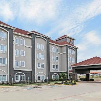 La Quinta Inn & Suites by Wyndham Paris Thumbnail