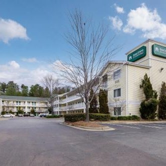 HomeTowne Studios Winston-Salem - University Pkwy Thumbnail