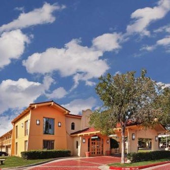 La Quinta Inn & Suites by Wyndham Mid-City Thumbnail