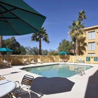 La Quinta Inn & Suites by Wyndham Phoenix Sky Harbor Airport Thumbnail