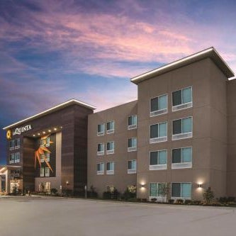 La Quinta Inn & Suites by Wyndham Lewisville Thumbnail