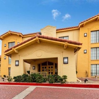 La Quinta Inn & Suites by Wyndham El Paso West Thumbnail