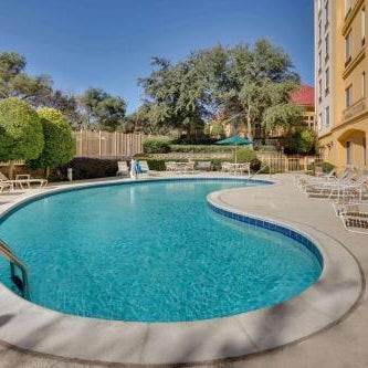 La Quinta Inn & Suites by Wyndham Dallas North Central Thumbnail