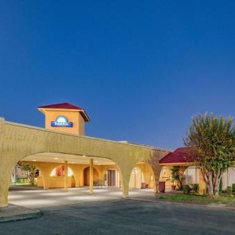Days Inn by Wyndham Del Rio Thumbnail