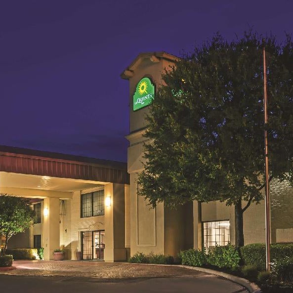La Quinta Inn & Suites by Wyndham San Marcos Thumbnail
