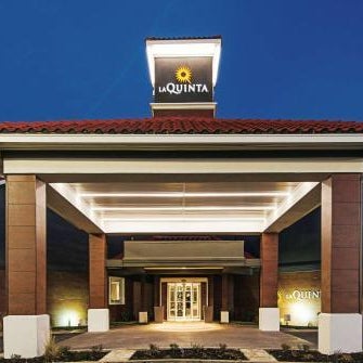 La Quinta Inn & Suites by Wyndham Austin at The Domain Thumbnail