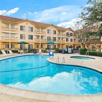La Quinta Inn & Suites by Wyndham Dallas Dfw Airport North Thumbnail