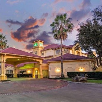 La Quinta Inn & Suites by Wyndham Houston West Park 10 Thumbnail