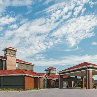 La Quinta Inn & Suites by Wyndham Fort Worth City View Thumbnail