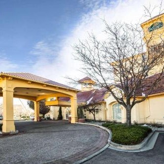 La Quinta Inn & Suites by Wyndham Colorado Springs South Airport Thumbnail