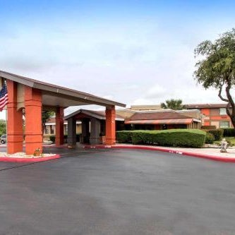 Quality Inn & Suites I-35 near AT&T Center Thumbnail