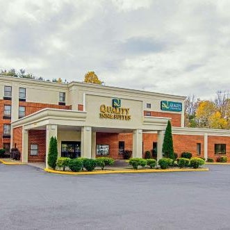 Quality Inn & Suites Lexington near I-64 and I-81 Thumbnail