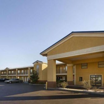 Super 8 by Wyndham Monroe Thumbnail