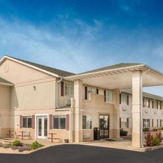 Days Inn by Wyndham Osage Beach Lake of the Ozarks Thumbnail