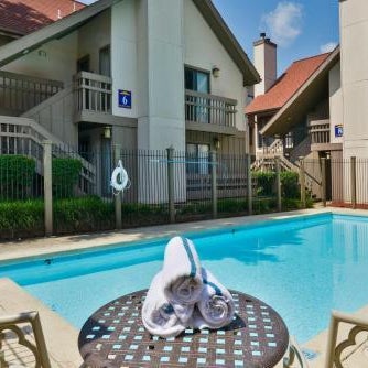 MainStay Suites Springfield South - Battlefield Rd Thumbnail