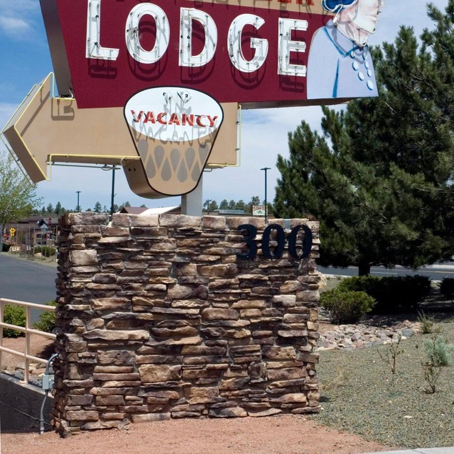 Red Feather Lodge/Hotel Thumbnail