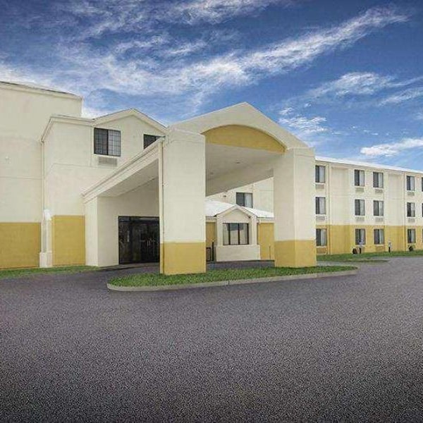 Baymont by Wyndham Fort Collins Thumbnail
