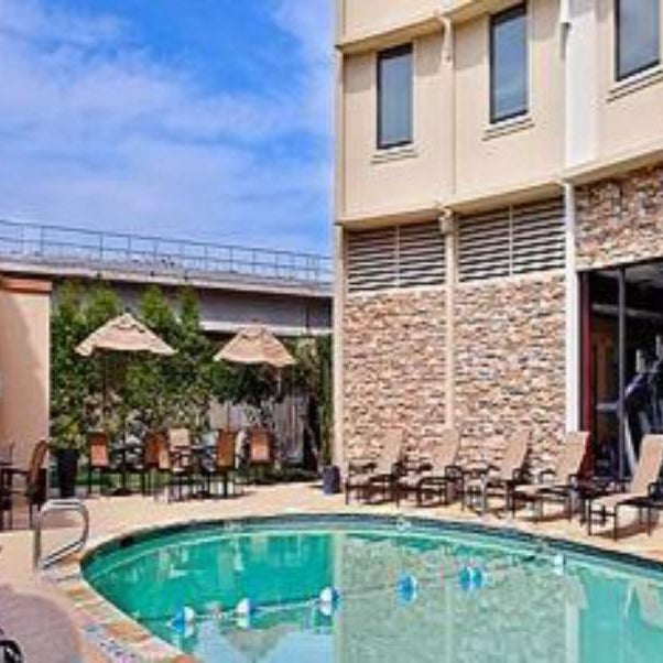 Holiday Inn Express Dallas Market Center By IHG Thumbnail