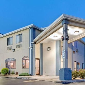 Travelodge by Wyndham St. Louis Thumbnail