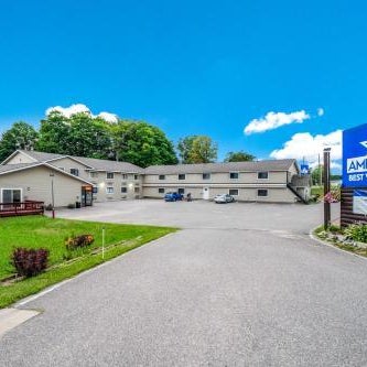 Americas Best Value Inn - Marquette Thumbnail