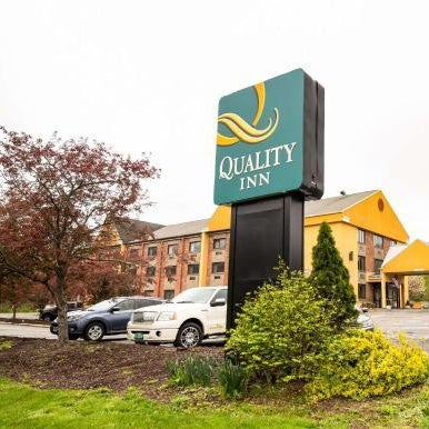 Quality Inn Cromwell - Middletown Thumbnail
