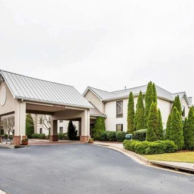 Quality Inn & Suites Dawsonville Thumbnail