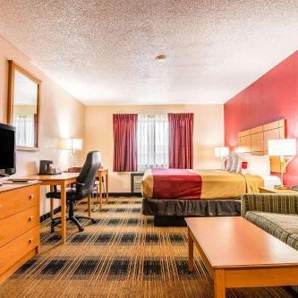 Econo Lodge At Wanamaker Thumbnail