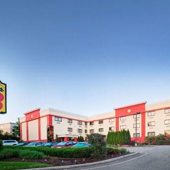 Super 8 by Wyndham Mahwah Thumbnail